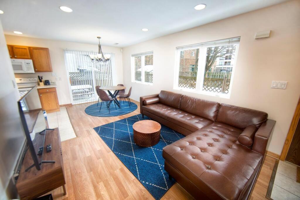 Tucked Away Off Brady - 4 Beds Apartamento Milwaukee Exterior foto