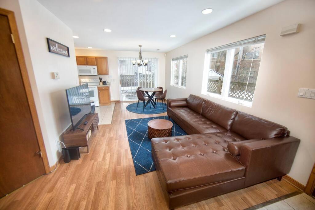 Tucked Away Off Brady - 4 Beds Apartamento Milwaukee Exterior foto