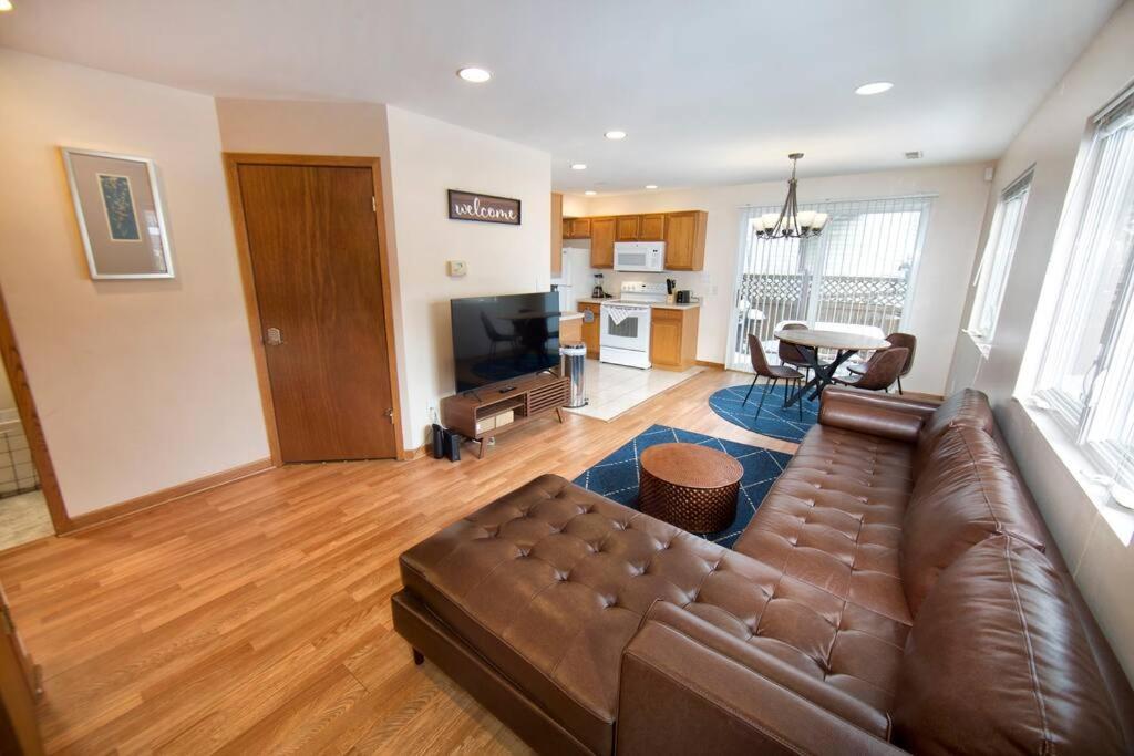 Tucked Away Off Brady - 4 Beds Apartamento Milwaukee Exterior foto