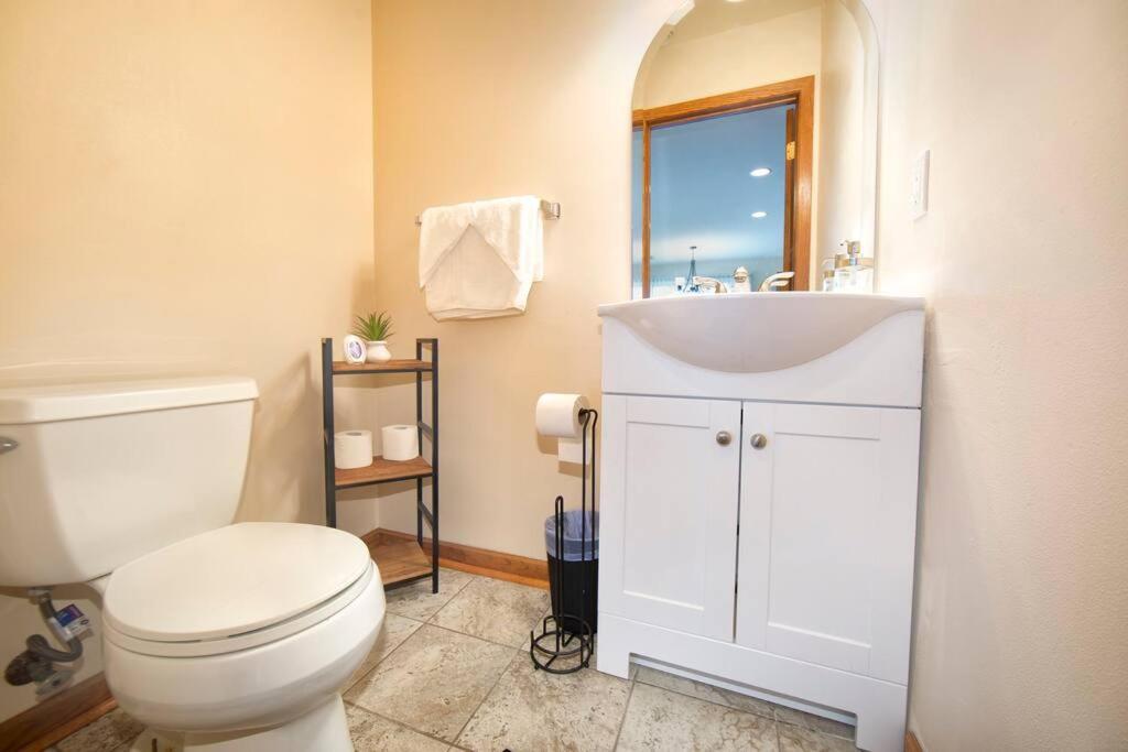 Tucked Away Off Brady - 4 Beds Apartamento Milwaukee Exterior foto