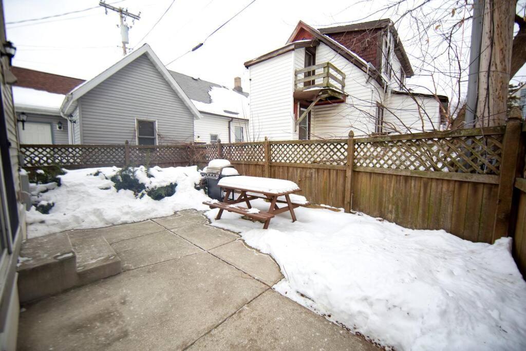 Tucked Away Off Brady - 4 Beds Apartamento Milwaukee Exterior foto