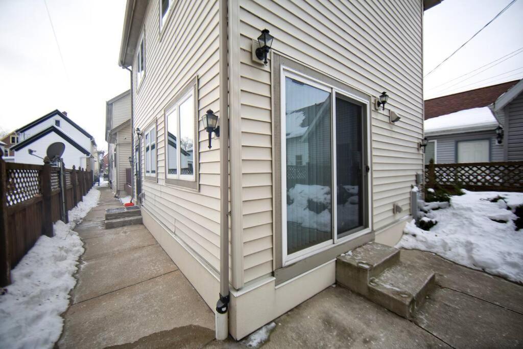 Tucked Away Off Brady - 4 Beds Apartamento Milwaukee Exterior foto
