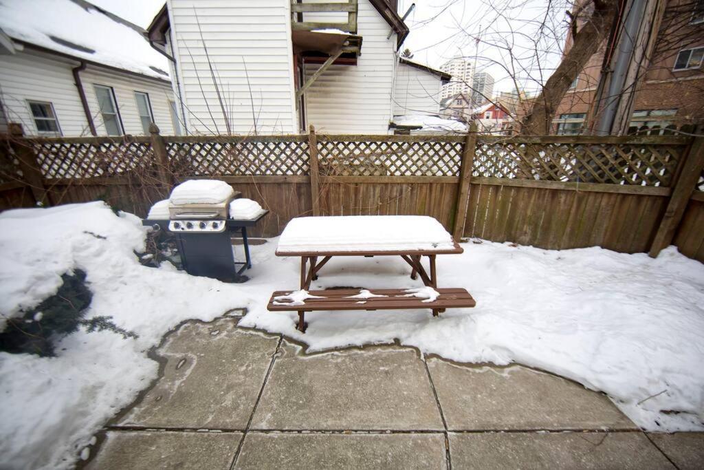 Tucked Away Off Brady - 4 Beds Apartamento Milwaukee Exterior foto